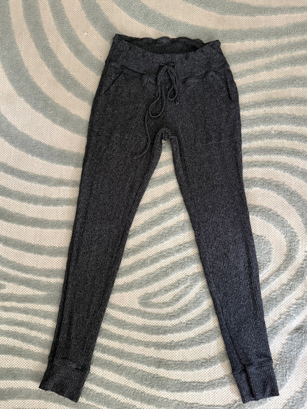 AE aerie Dark Heather Grey Ribbed lightweight leggings size M